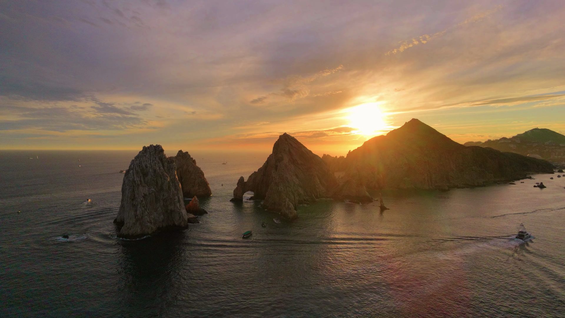The Arch of Cabo San Lucas at sunset